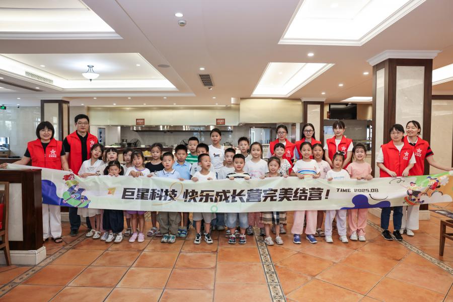 17558481483774369BF8.jpg AWP_1979.jpg